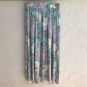 Skirt Size 7/8🌸❄️Soft Pastel Aztec & Floral Print